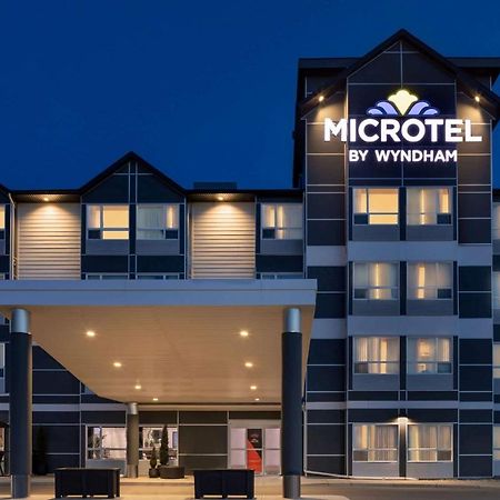 Microtel Inn And Suites By Wyndham Weyburn Kültér fotó