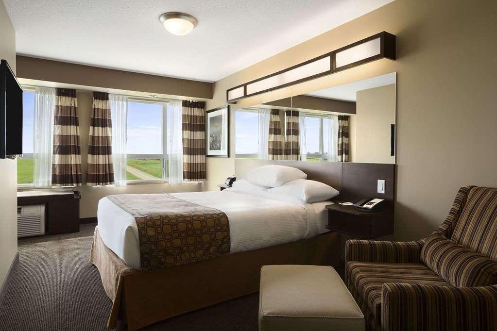 Microtel Inn And Suites By Wyndham Weyburn Szoba fotó