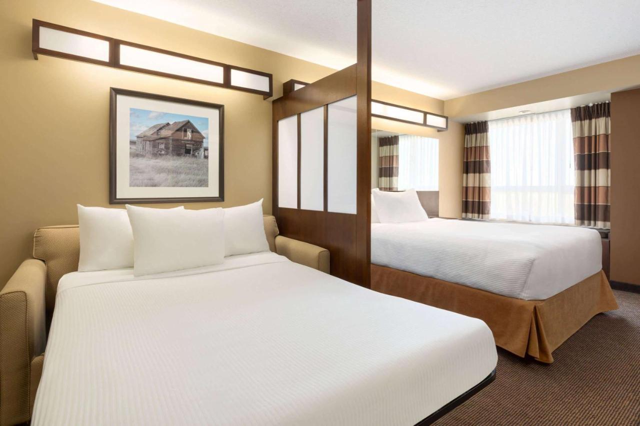 Microtel Inn And Suites By Wyndham Weyburn Kültér fotó