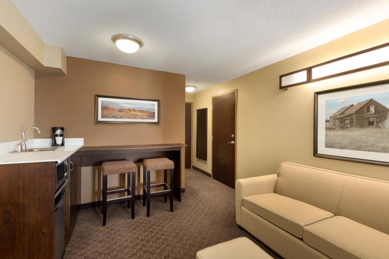 Microtel Inn And Suites By Wyndham Weyburn Kültér fotó